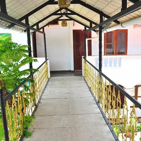 Tom'S Old Mansion-2