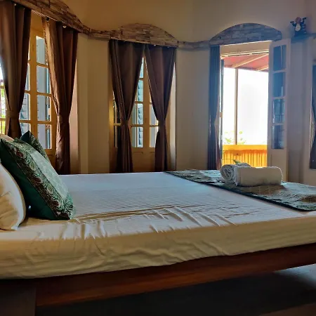 Shiva Ganges View Guest House-3
