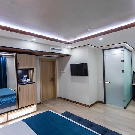 Art Deluxe Hotel-2