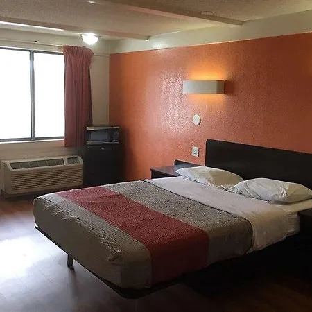 Travelodge By Wyndham Benton Harbor Mi-2