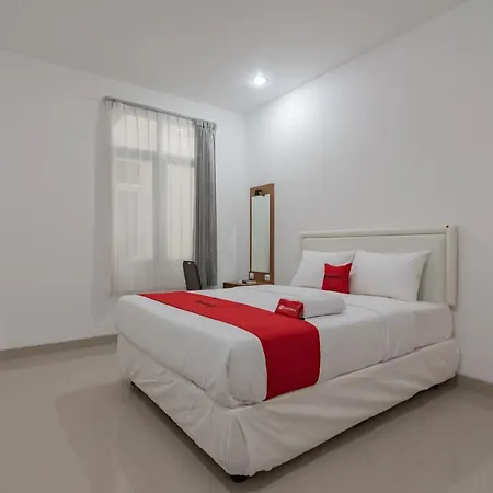 Hotel Sukahaji Street Bandung Redpartner-3