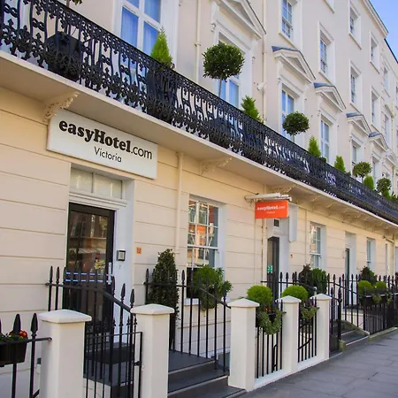 Easyhotel Victoria-3