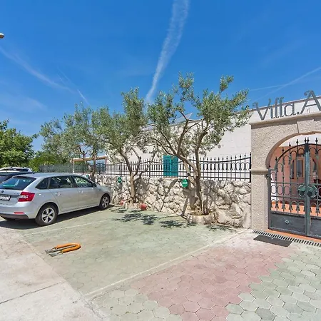 Villa Antea Apartments With Free Parking-2