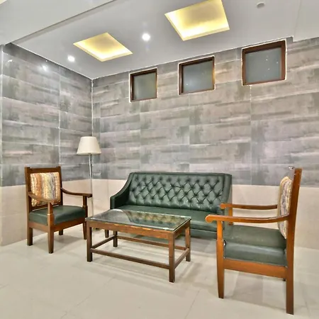 Hotel Comfort Court-2