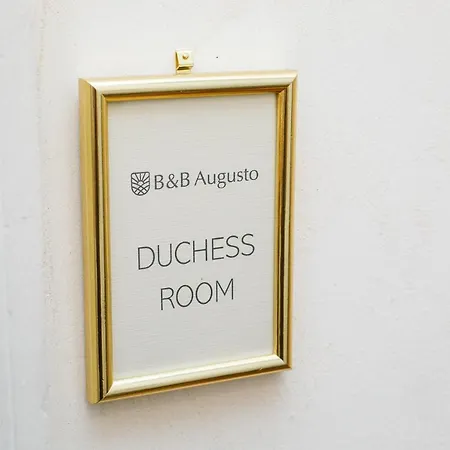Augusto A Beautifully Restored Historic Townhouse In The Heart Of Bruges-2