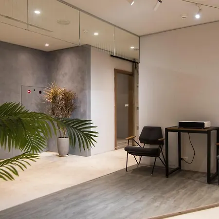 Sparrow Hotel-2