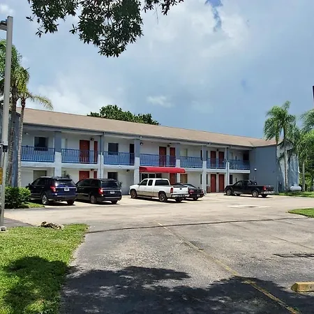 Lakeview Inn & Suites Okeechobee-3