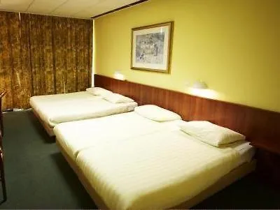 Hotel 74-2