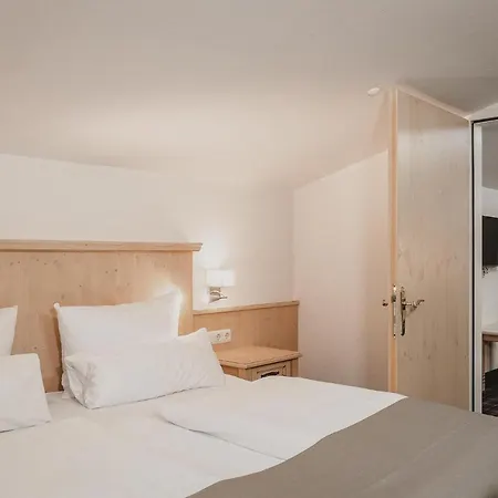 Hotel & Appartements Tiroler Buam-3