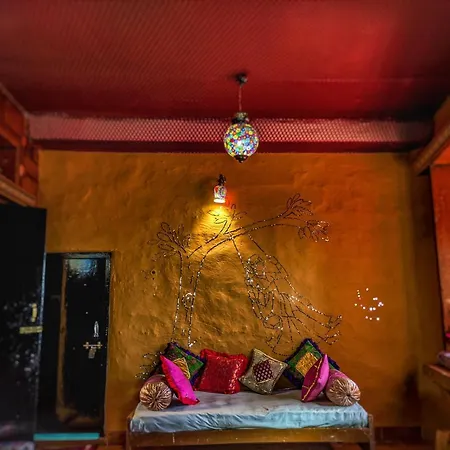 Mud Mirror Guesthouse-2