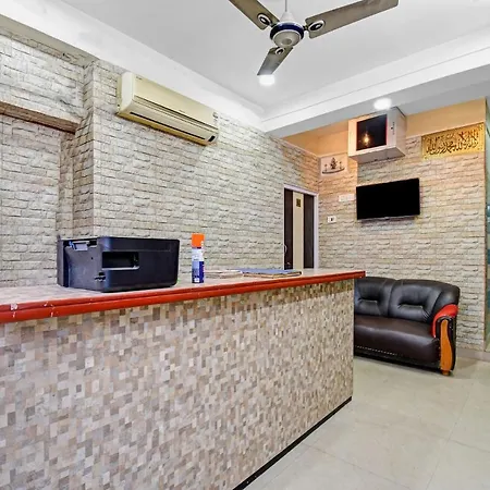 Oyo Flagship 10471 Hotel Samrat Palace-2