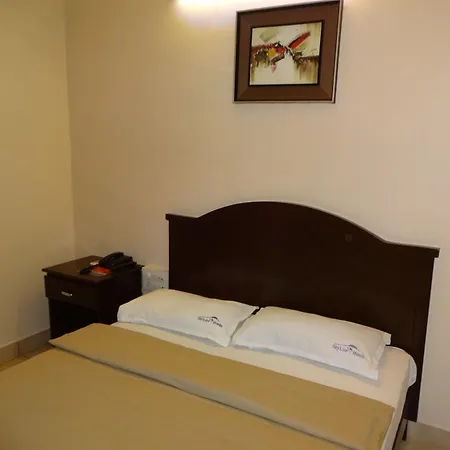 Hotel Sky Lite-2
