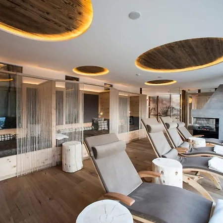 Hotel Weisses Roessl - Cavallino Bianco - Adults Only-2