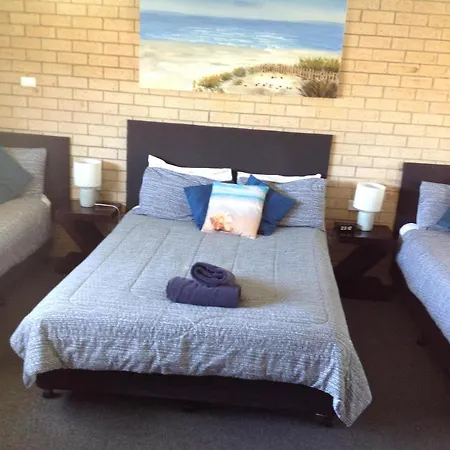 Avlon Gardens Motel-2