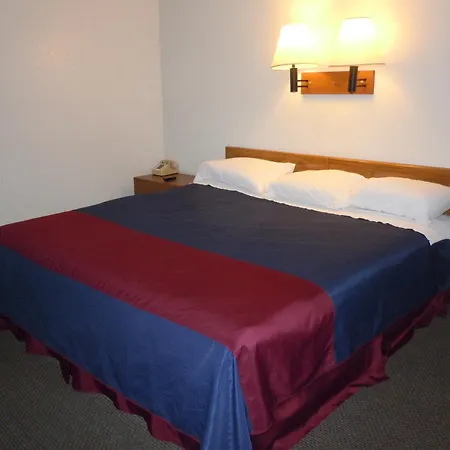 Travelodge By Wyndham Grand Rapids North-2