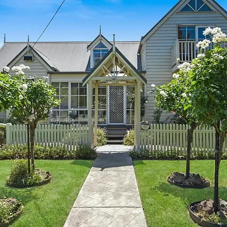 Creek Cottage Bed And Breakfast Traralgon-2