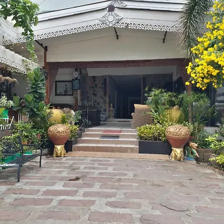 Platinum Place-3