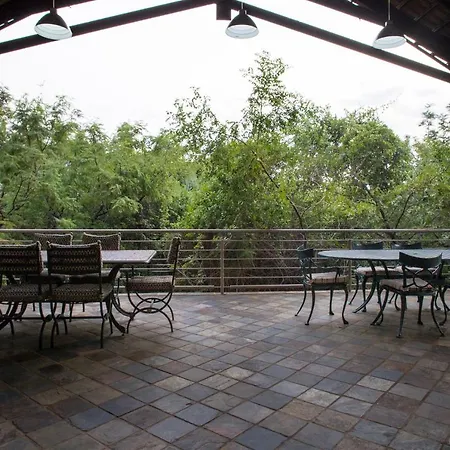 Eagles Nest Estate Luxury Guest House-3