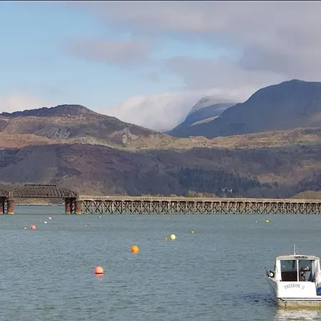 Barmouth Lyons Sunnysands 48-2
