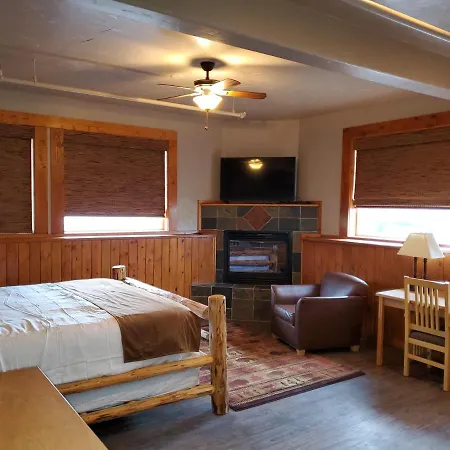 Buffalo Lodge Of Bigfork-2