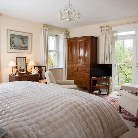 Ingram House Bed & Breakfast-3