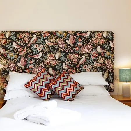 Banbury Hill Farm Bed & Breakfast-3