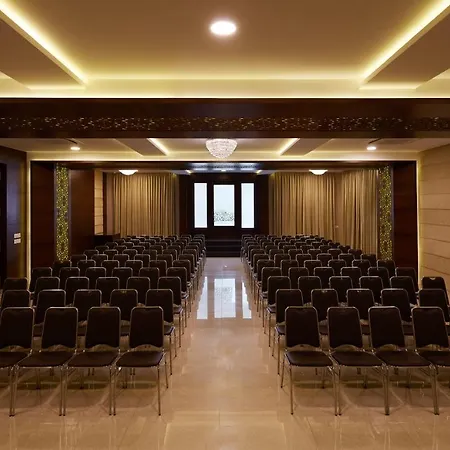 Hotel Kamar Residences And Banquets-3
