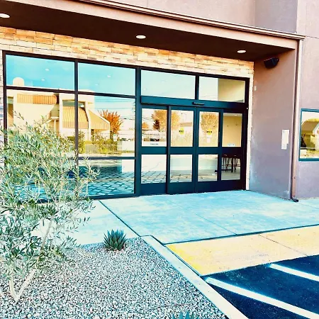 Ramada By Wyndham Modesto Yosemite Area-3