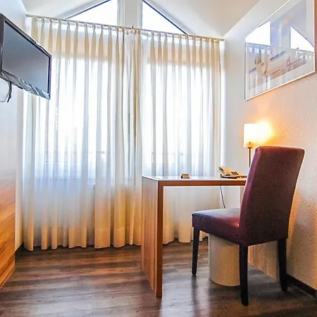 Adolphs Hotel-2