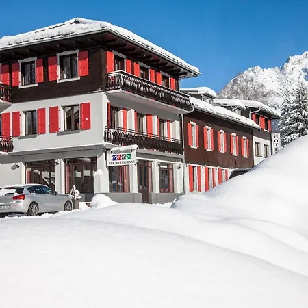 La Chaumiere Mountain Lodge-3