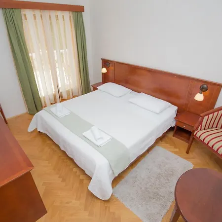 Rooms Plava Laguna-2