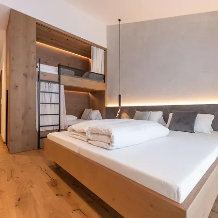Max Mountain Apartments-3