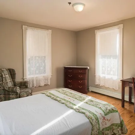 Hillcrest Hall Country Inn-2