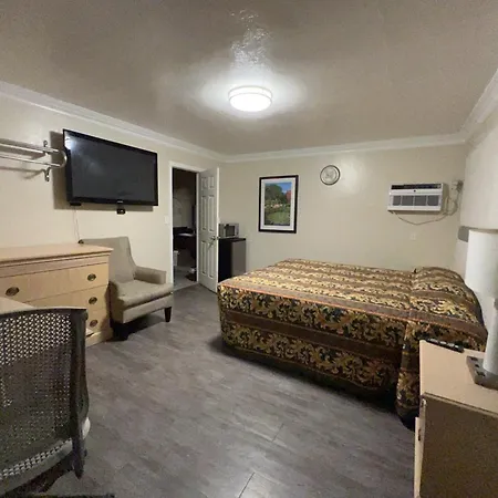 Flamingo Motel Oxnard-3