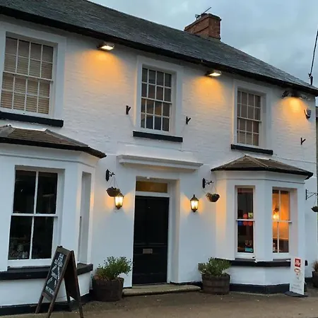 The Fox And Hounds-2
