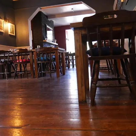 The Fox And Hounds-3