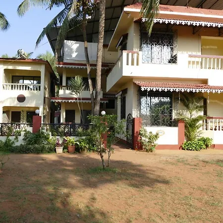 Shanu'S Seaside Inn - A Family-Run Guesthouse Just 100 Metres From Candolim Beach-3