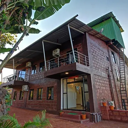 Treebo Raaya Regency-3