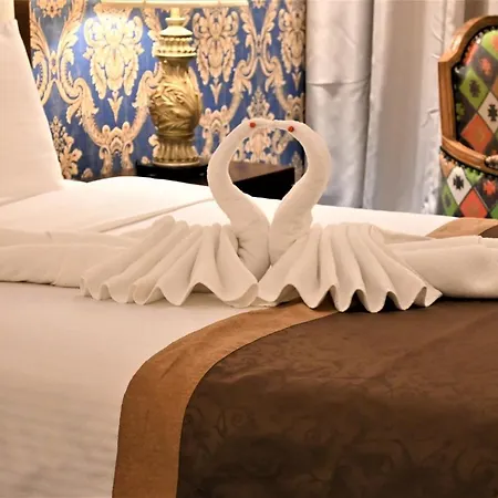 Crystal Plaza Al Majaz Hotel-2
