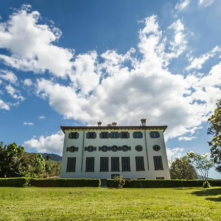 Villa Guinigi Dimora Di Epoca Exclusive Residence & Pool-3