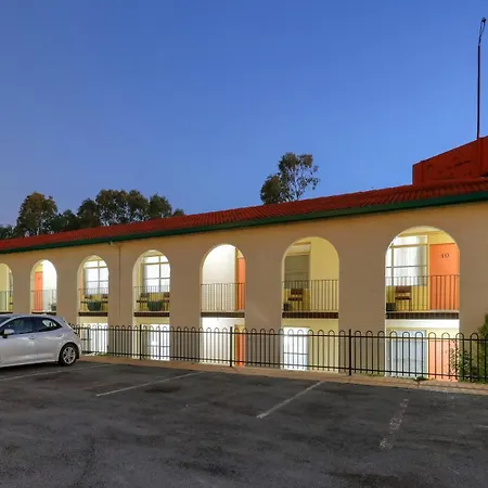 Bishops Lodge Narrandera-2