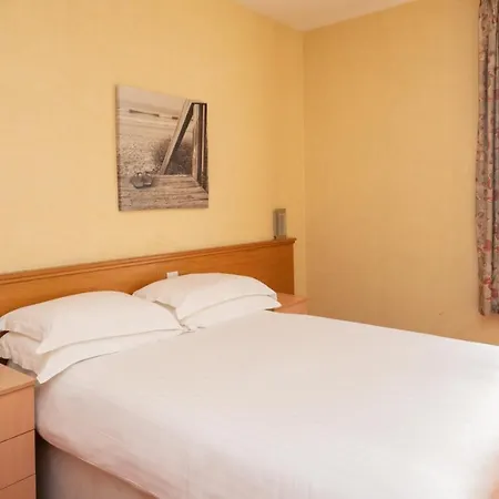 Lauriston Hotel-2