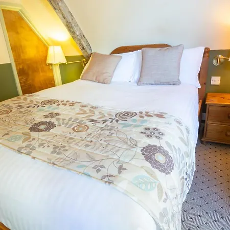 The Half Moon Inn And Country Lodge-3
