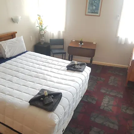 Northern Wairoa Hotel-2