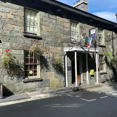 Grapes Hotel, Bar & Restaurant Snowdonia Nr Zip World-2