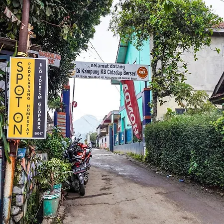 OYO Homes 90917 Eco Tourism Geopark Padalarang Homestay Syariah-3