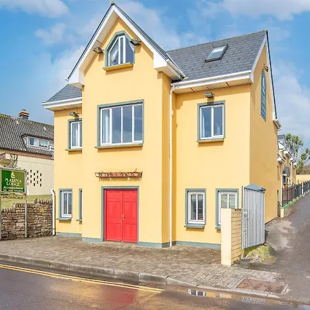 Dingle Marina Lodge-3