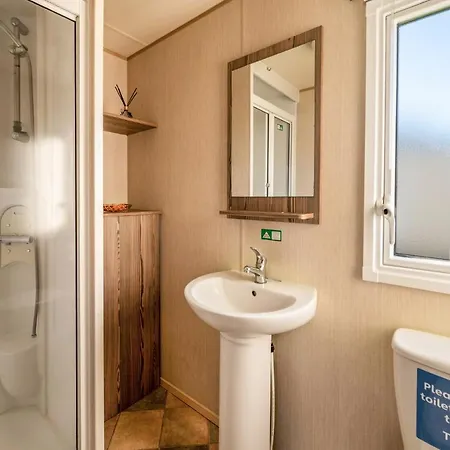 Lakeside, Thorpe Park Cleethorpes Static Caravan-3