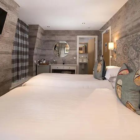 Hotel Hebrides-2