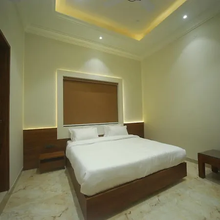 Ratna Vilas Palace-3